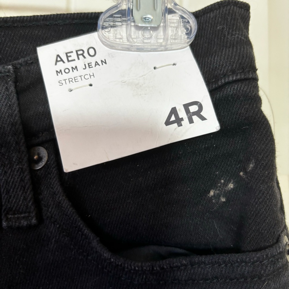 NWT Aeropostale women’s black high rise distressed ripped mom Jean size 4 B8 - Picture 7 of 9